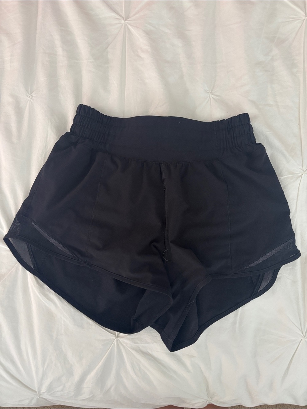 Women’s Lululemon Hottie Hot Shorts 2.5” High Rise Lined (Colour: Black)